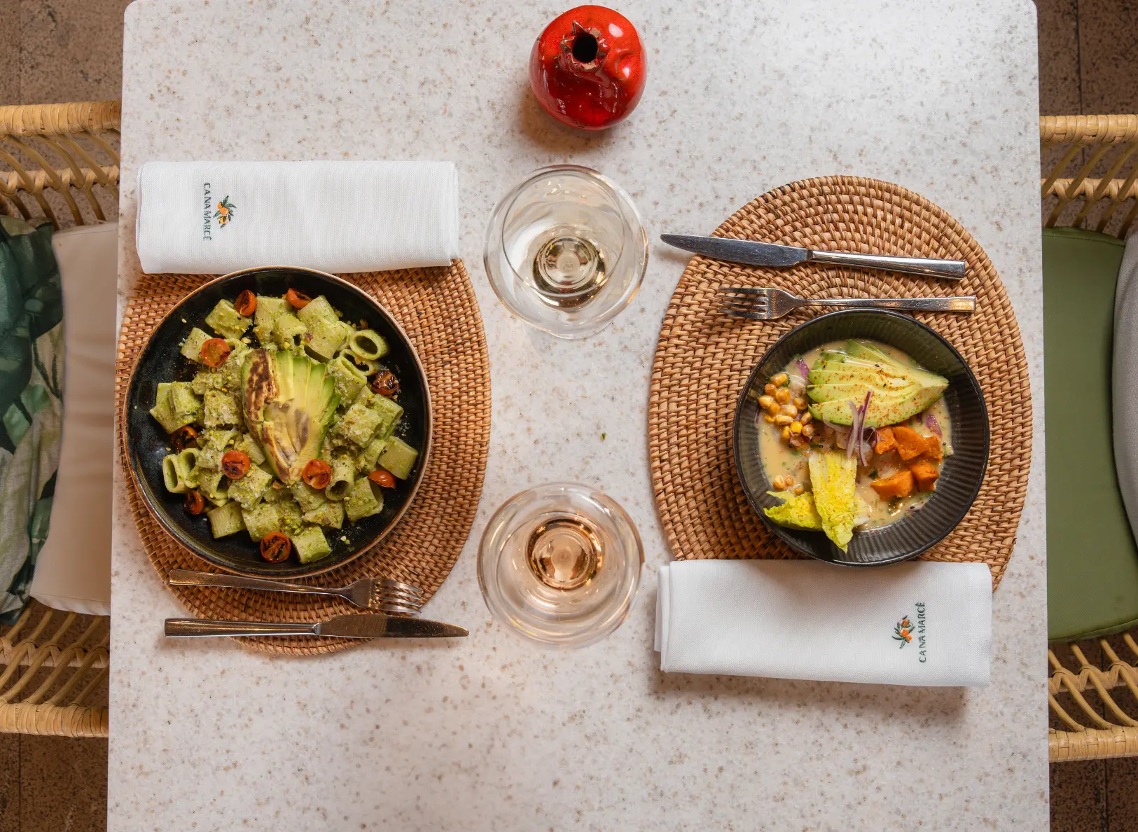 Plato de cocina slow food en el restaurante Ca Na Marcè, Puerto de Alcudia, Mallorca