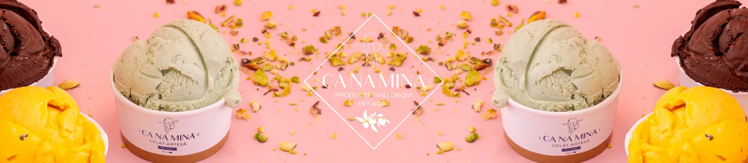 Corner de helados artesanales Ca Na Mina en el restaurante Ca Na Marcè, Puerto de Alcudia, Mallorca